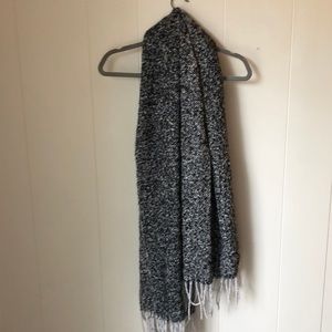 Echo from Anthropologie blanket scarf black/white